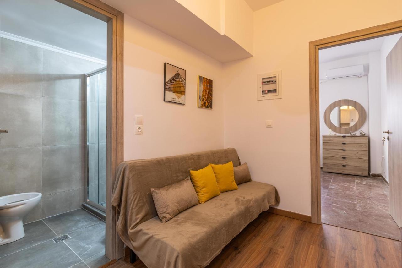 Korinthos Downtown Apartment Екстер'єр фото