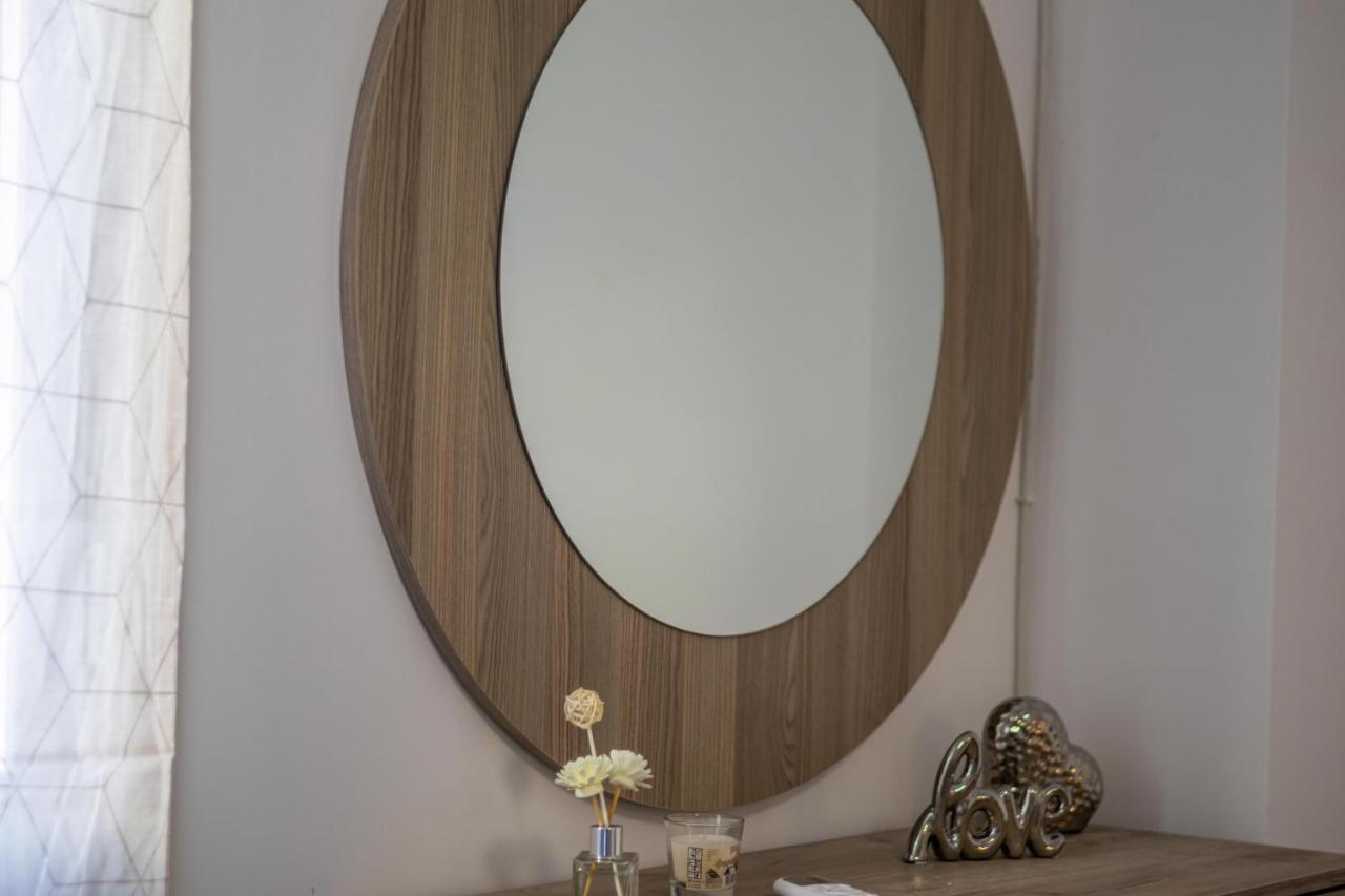 Korinthos Downtown Apartment Екстер'єр фото