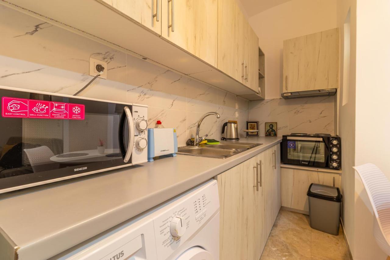 Korinthos Downtown Apartment Екстер'єр фото