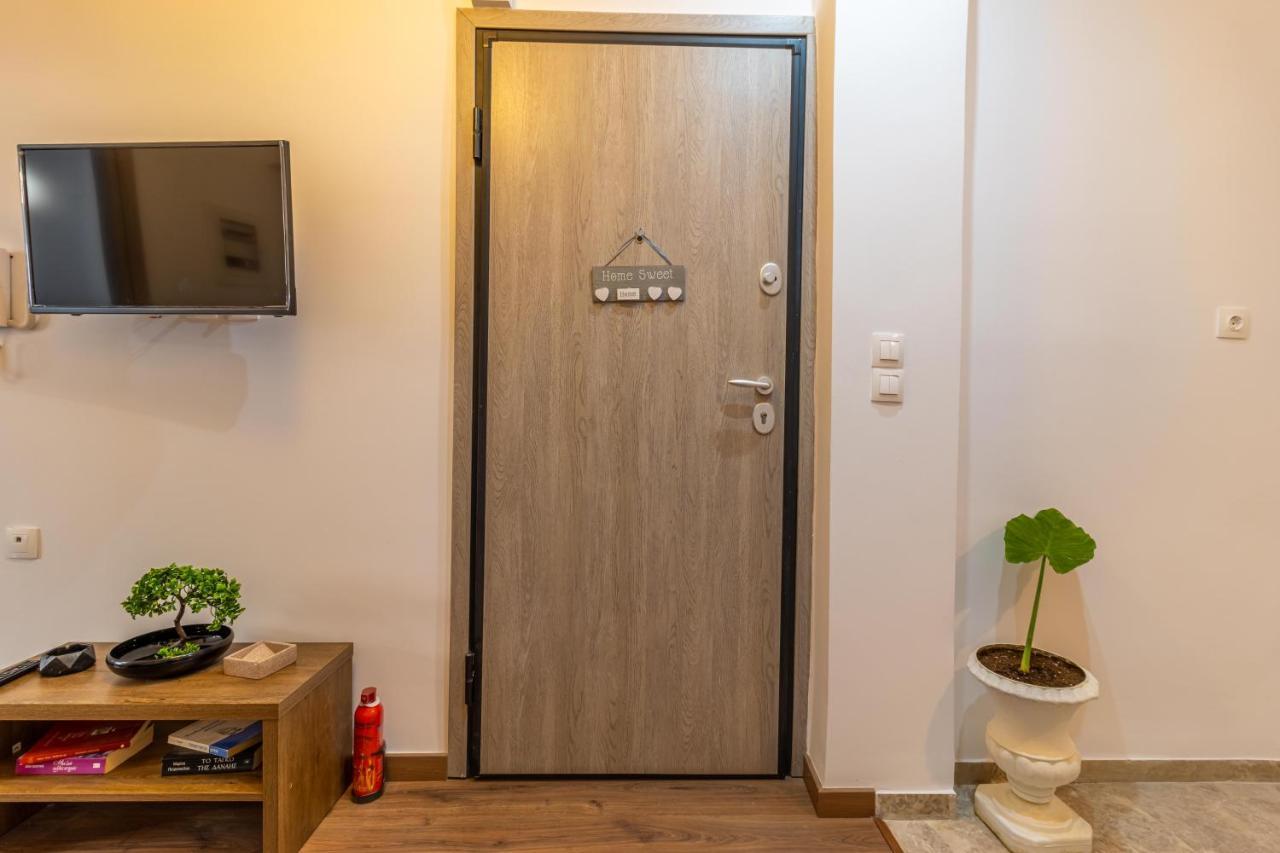 Korinthos Downtown Apartment Екстер'єр фото