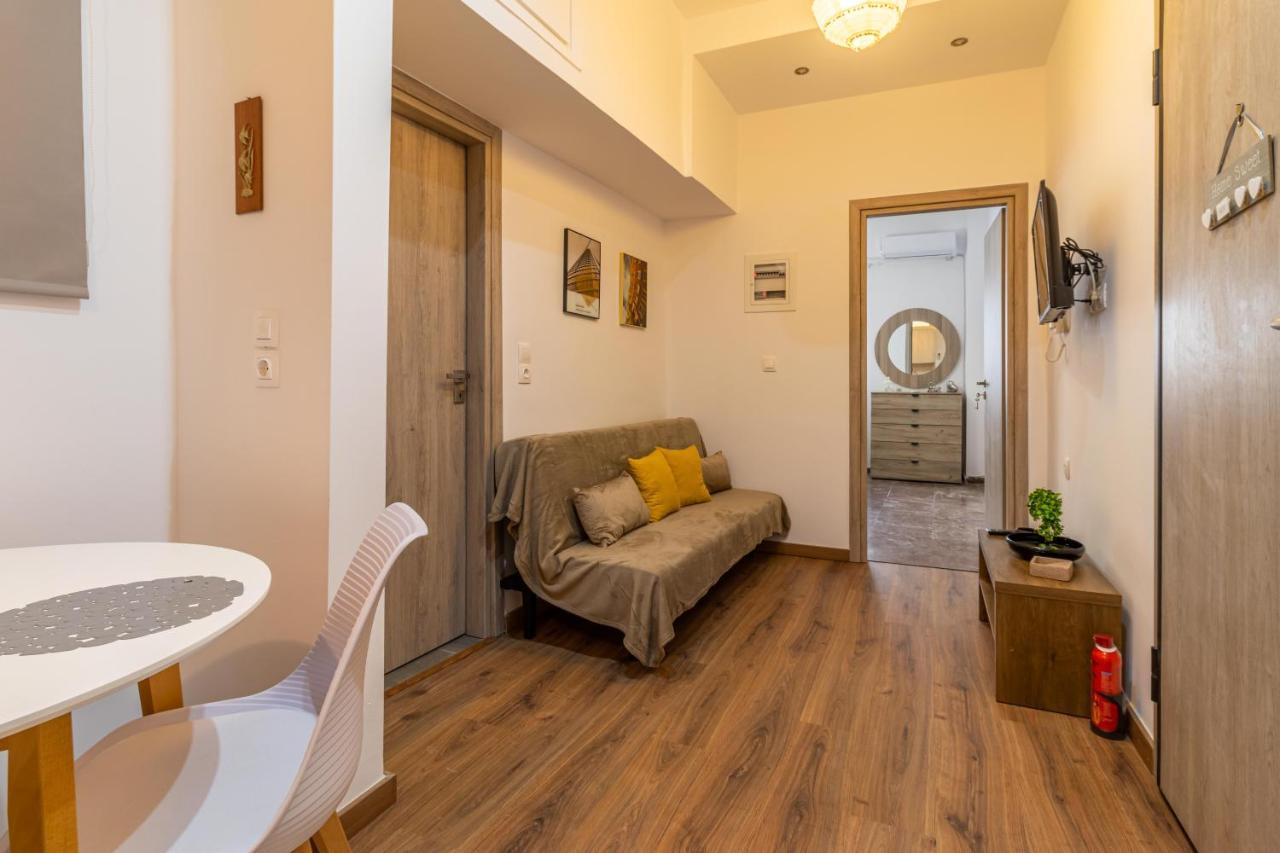 Korinthos Downtown Apartment Екстер'єр фото