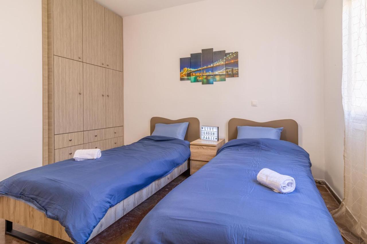 Korinthos Downtown Apartment Екстер'єр фото